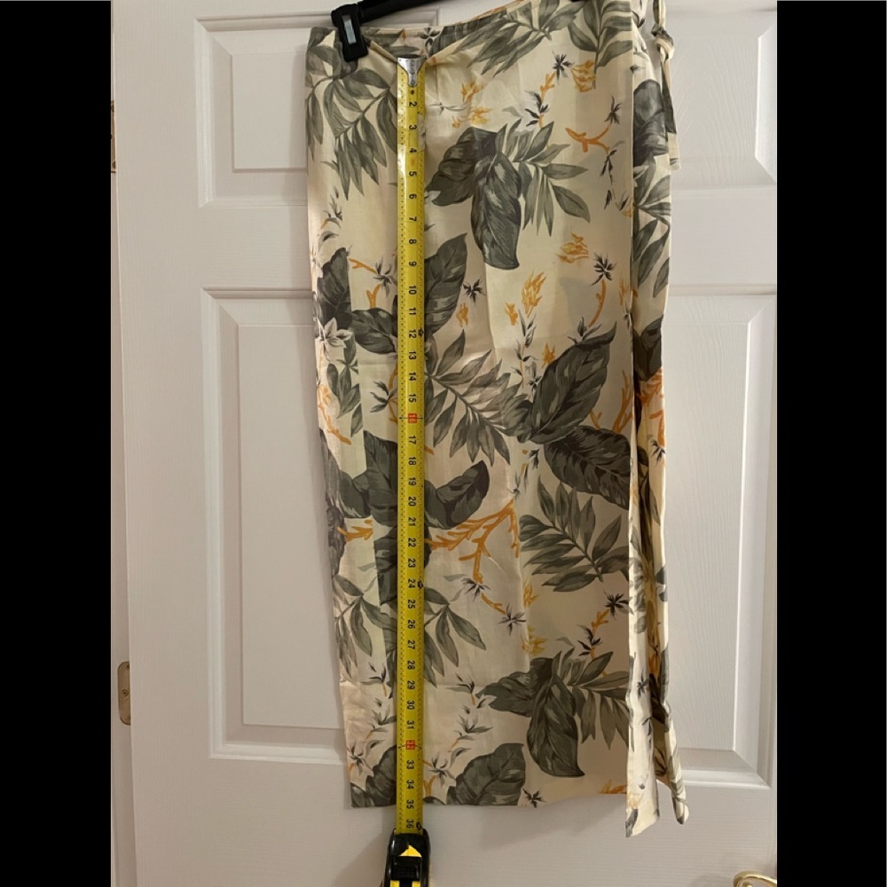 Jones of New York Sport Wrap Maxi skirt size 12 Linen.  Can make shorter.